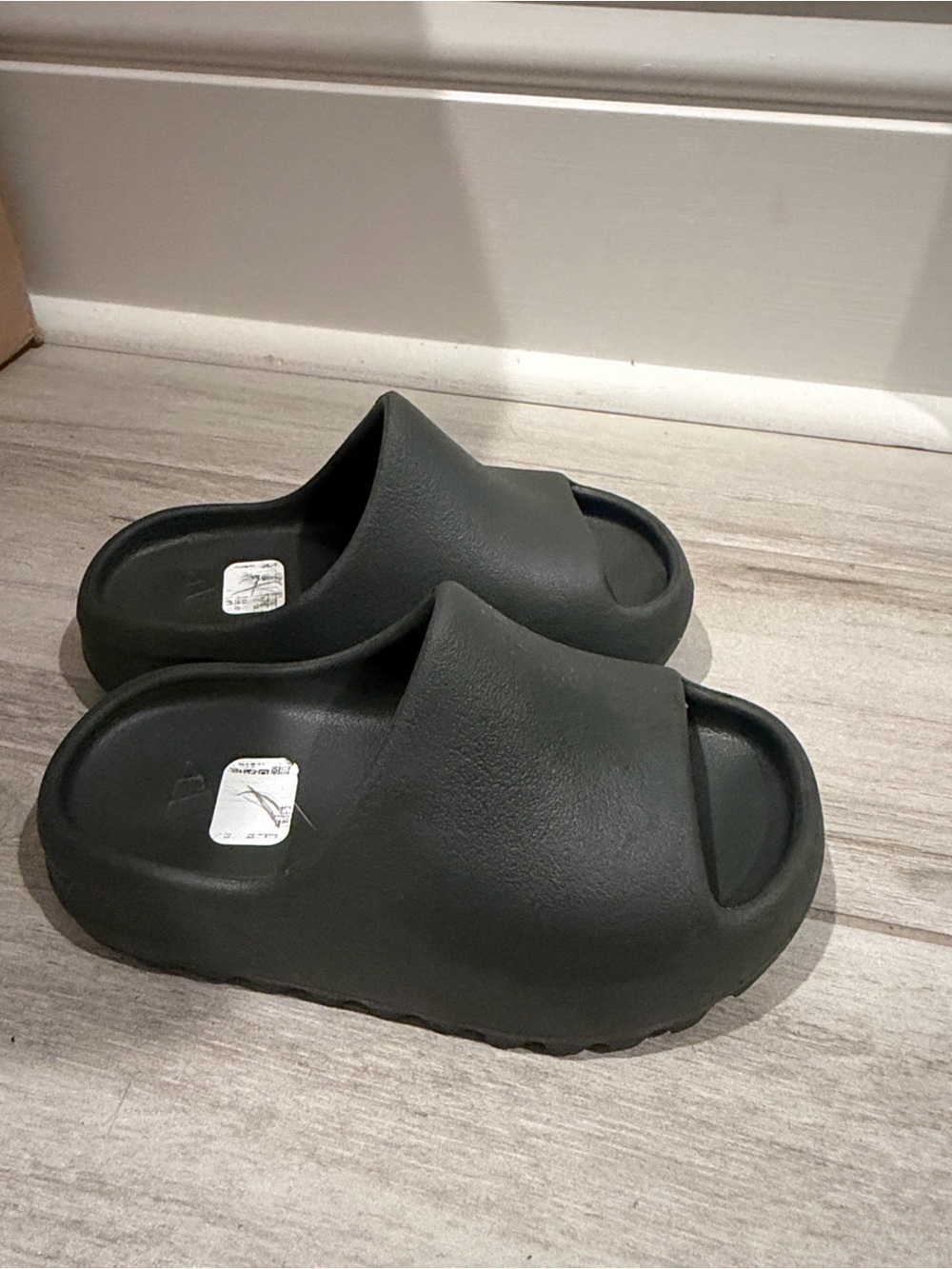Yeezy Kids Slides